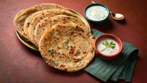 Aloo Paratha with plain curd [2pc]