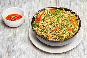 Veg Hakka Noodles