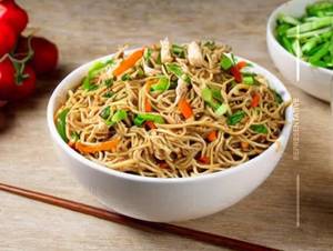 Chicken Mix Hakka Noodles