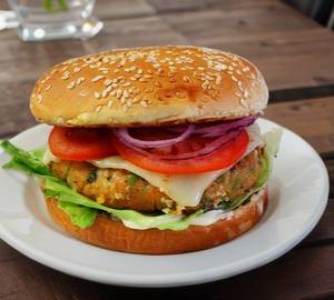 Paneer Aloo Tikki Burger