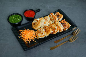 Chicken Pan Fried Momos {10pcs}