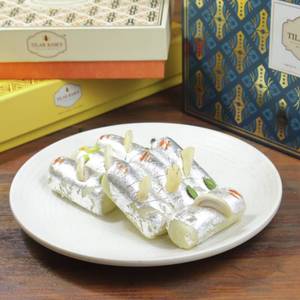 Khoya Kaju Roll