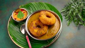 Sambhar Vada [2 Pcs]