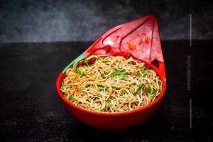 Veg Hakka Noodles