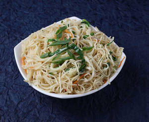 Veg Hakka Noodles