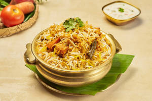 Veg Hyderabadi Dum Biryani