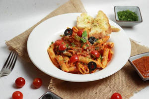 Chicken Arrabbiata Sauce Pasta