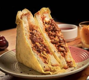 Tandoori Chicken Bread Omelette