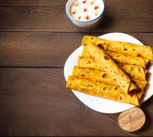 Masala thepla with curd