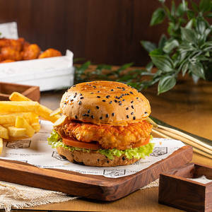 Nashvile Hot Burger Cottage Chesse