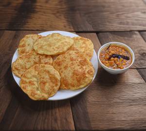 Hinger kochuri [ 6 pieces ] with ghugni [ 250 ml ]