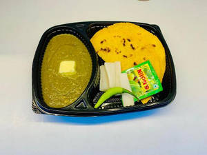 saag With 1 Makki Roti