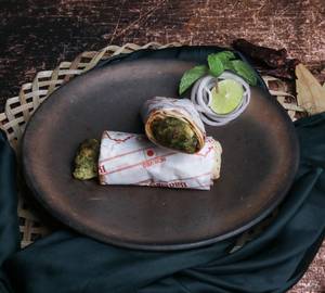 Chicken Reshmi Tikka Roll