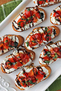 Cheese tomato brushettta (4 pcs )