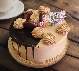 Caramel mix fruit cake