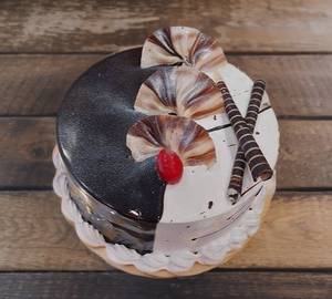 Crunchy chocolate cake