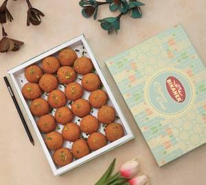 Plain Besan Ladoo