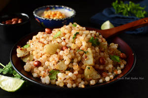 BIKANERY SPICY SABUDANA KHICADI (with CURD )