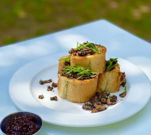 Gouda Cheese French Toast With Sauteed Garlic Mushrooms