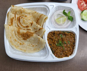 Parotta & Chicken Kheema Lunch Box