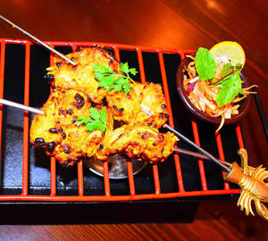 Yellow Chilli Murgh Tikka