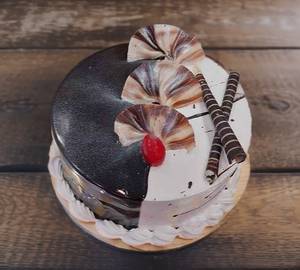 Caramel mix fruit cake