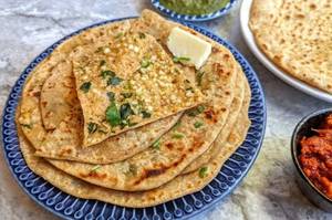 Paneer Paratha With Butter