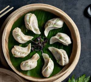 Steamed Veg Momos[6 Pcs]