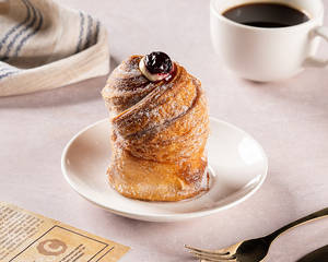 Cherry Mascarpone Cruffin