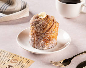 Vanilla Custard Cruffin