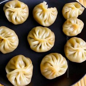 Veg Paneer Steam  Momos (8 Pieces)