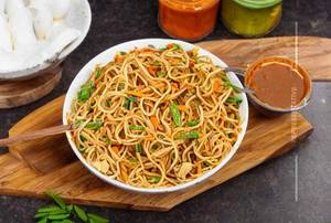 Egg Hakka Noodles