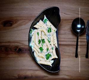 White Sauce Chicken Pasta