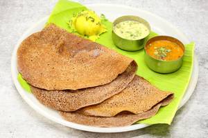 Ragi Dosai With Peanut Chutney and Sambar