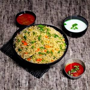 Schezwan Fried Rice With Gravy