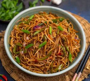 Chilly garlic chowmein