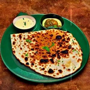 10 Alu Naan [Small], shahi Paneer, Dal Makhani, Pyaz, Chutni