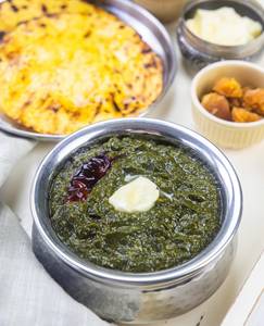 Sarson Ka Saag Aur 2 Makki Roti