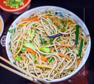 Veg Hakka Noodle