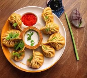 Cheesy paneer momo