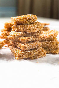 White Till Chikki Bar(200gms)