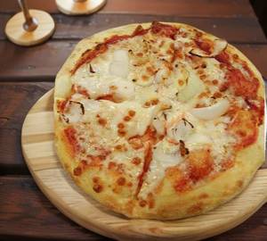 Onion Cheese Pizza