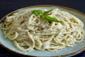 Spaghetti In White Sauce