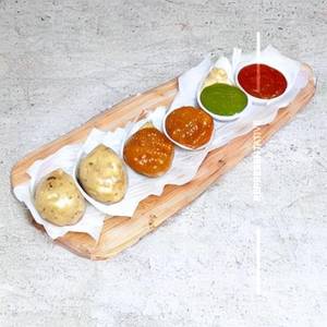 Paneer afghani momos