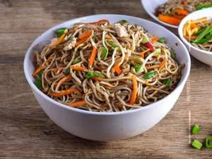 Hakka Noodles [Chicken]