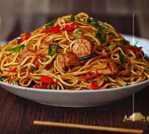 Schezwan chicken noodles