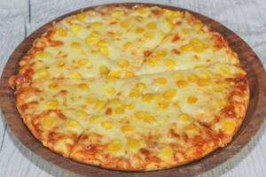 Cheese and golden corn pizza