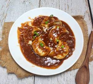 Veg gravy momos