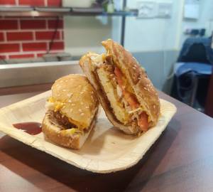 Chatpata Paneer Burger