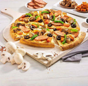 12" Large Chicken Golden Delight Pizza